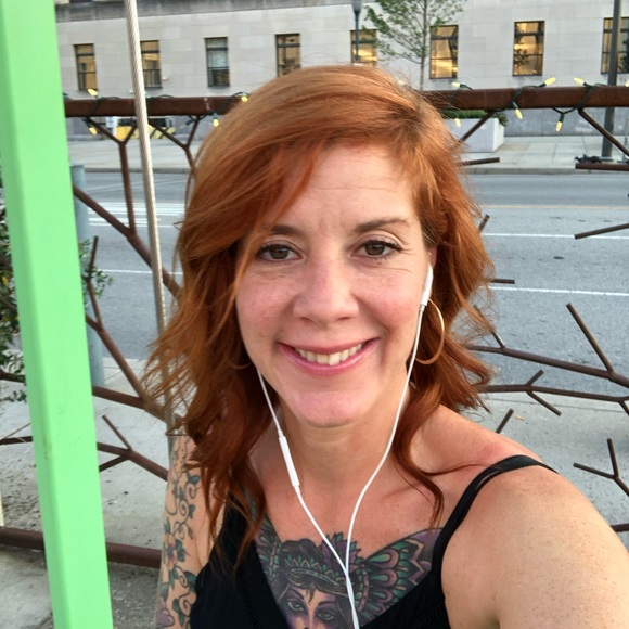 Meet your Posher, Charlotte - Picture 2 of 2